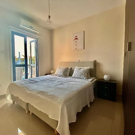 Apartment Dekhelia For 4 Persons Larnaka
